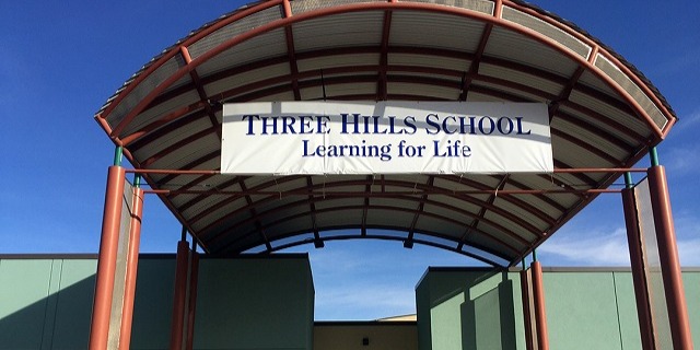 スリーヒルズ・スクール Three Hills School
