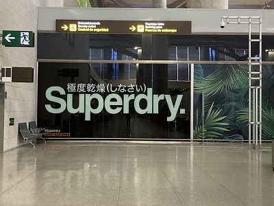 Superdry.(極度乾燥しなさい）”という謎の日本語の英国発ブランドが大