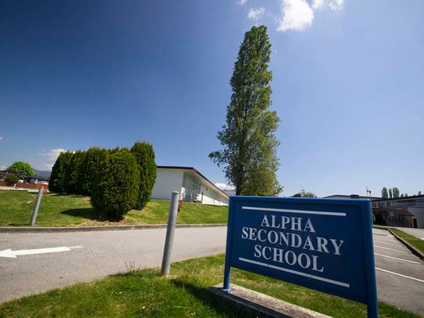 カナダ高校留学 バンクーバー 公立高校 Alpha Secondary School