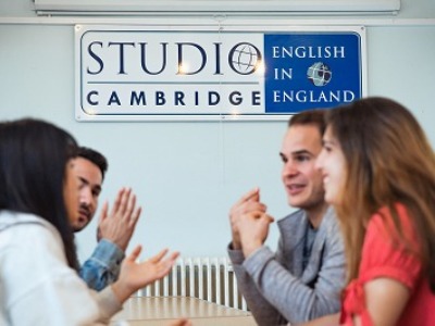 運営機関「Studio Cambridge」について