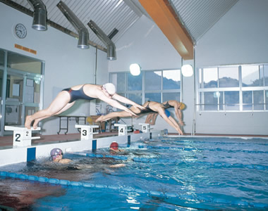 日本水泳連盟公認 室内温泉プール