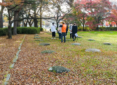 (金堂脇の回廊)