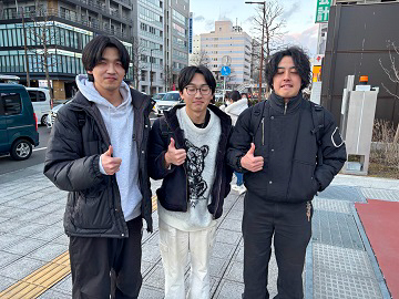 試験会場にて。試験終了後の様子。やり切った満足感に満ちていました。