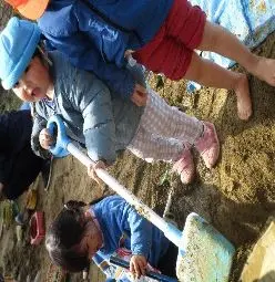 土遊び楽しい😊