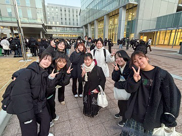 試験会場にて。試験終了後の様子。やり切った満足感に満ちていました。