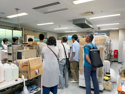 建築環境学科の空気環境実験室の見学