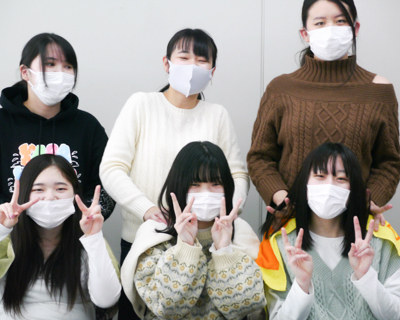 医療秘書科1年生 アロマ・ハンドケアマッサージを体験しました