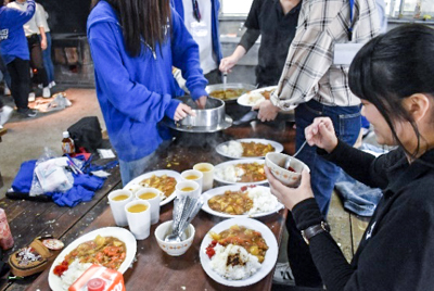 グループでカレーを作りました!