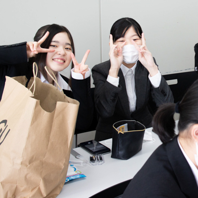 医療ビジネス学科(医療秘書科、医療情報管理科)実習・就職に向けての個人写真撮影