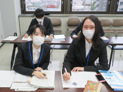 行政機関において現場実習を実施