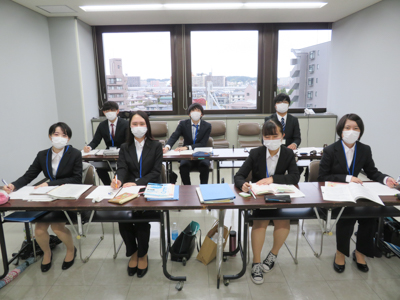 行政機関において現場実習を実施