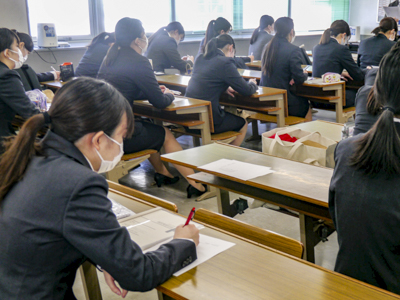 医療秘書科1年生『学内実習』開始!
