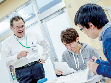 学生も保護者も安心「アドバイザー教員制度」