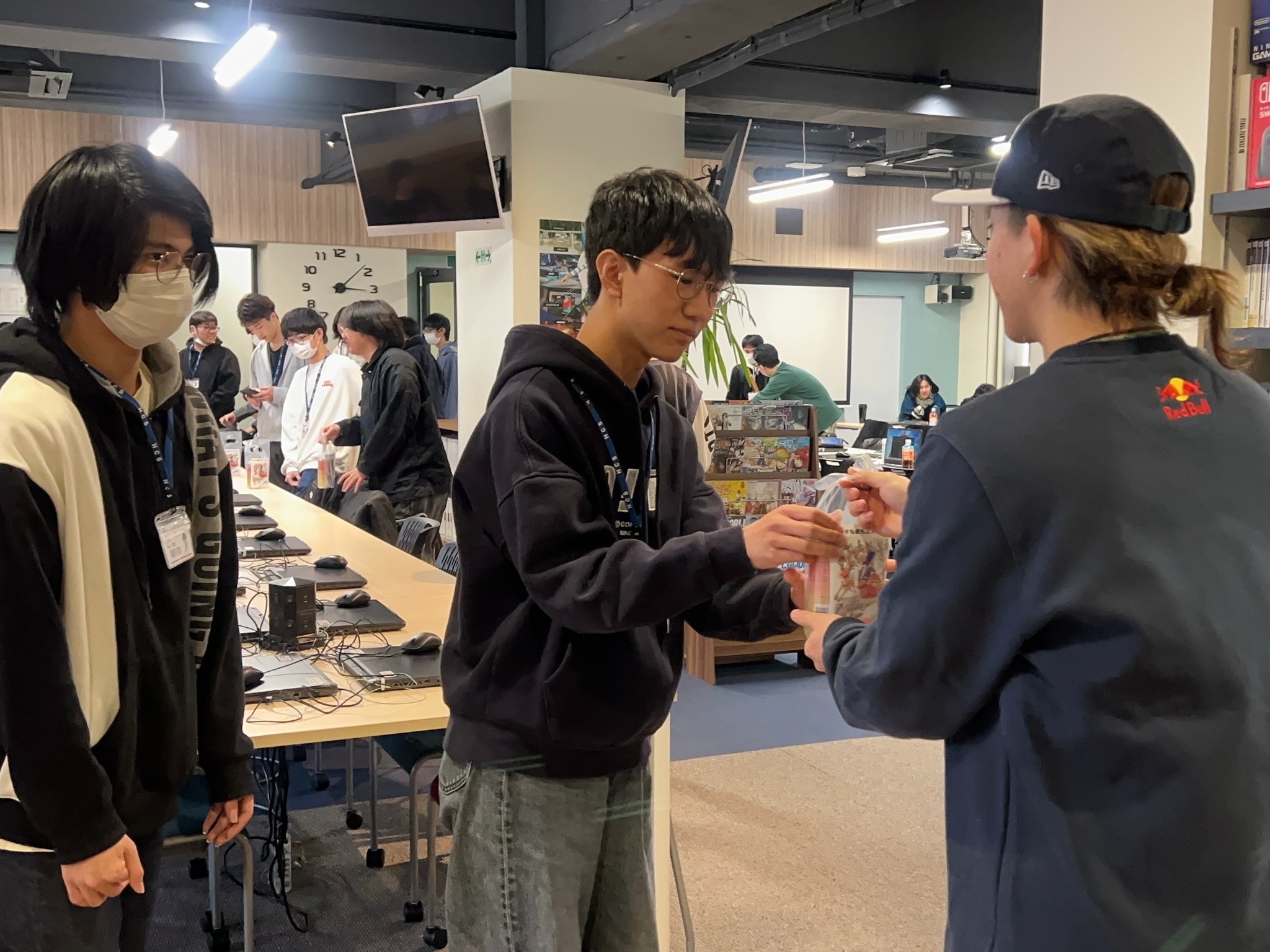 RedBull配布の様子