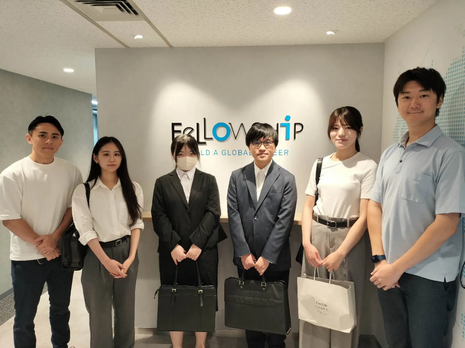 企業を訪問した学生たち