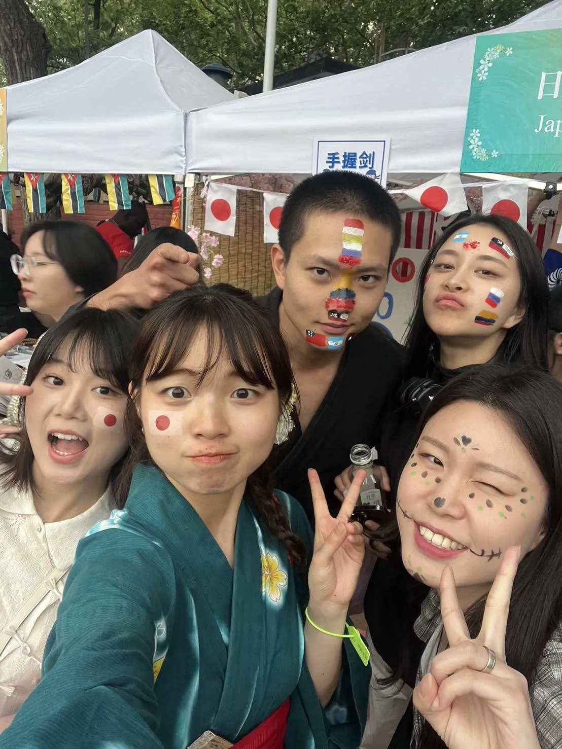 国際交流イベントに参加する学生たち