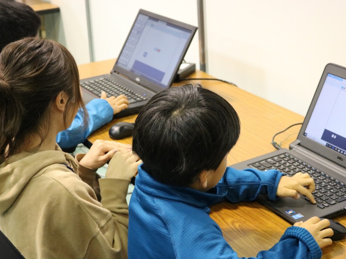沖縄女子短期大学_未来のIT人材創造事業_プログラミング教育_産学連携推進室_比嘉勇太_児童教育学科_新垣さき