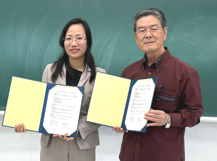在沖縄県ベトナム人協会と嘉数女子学園の連携協定締結