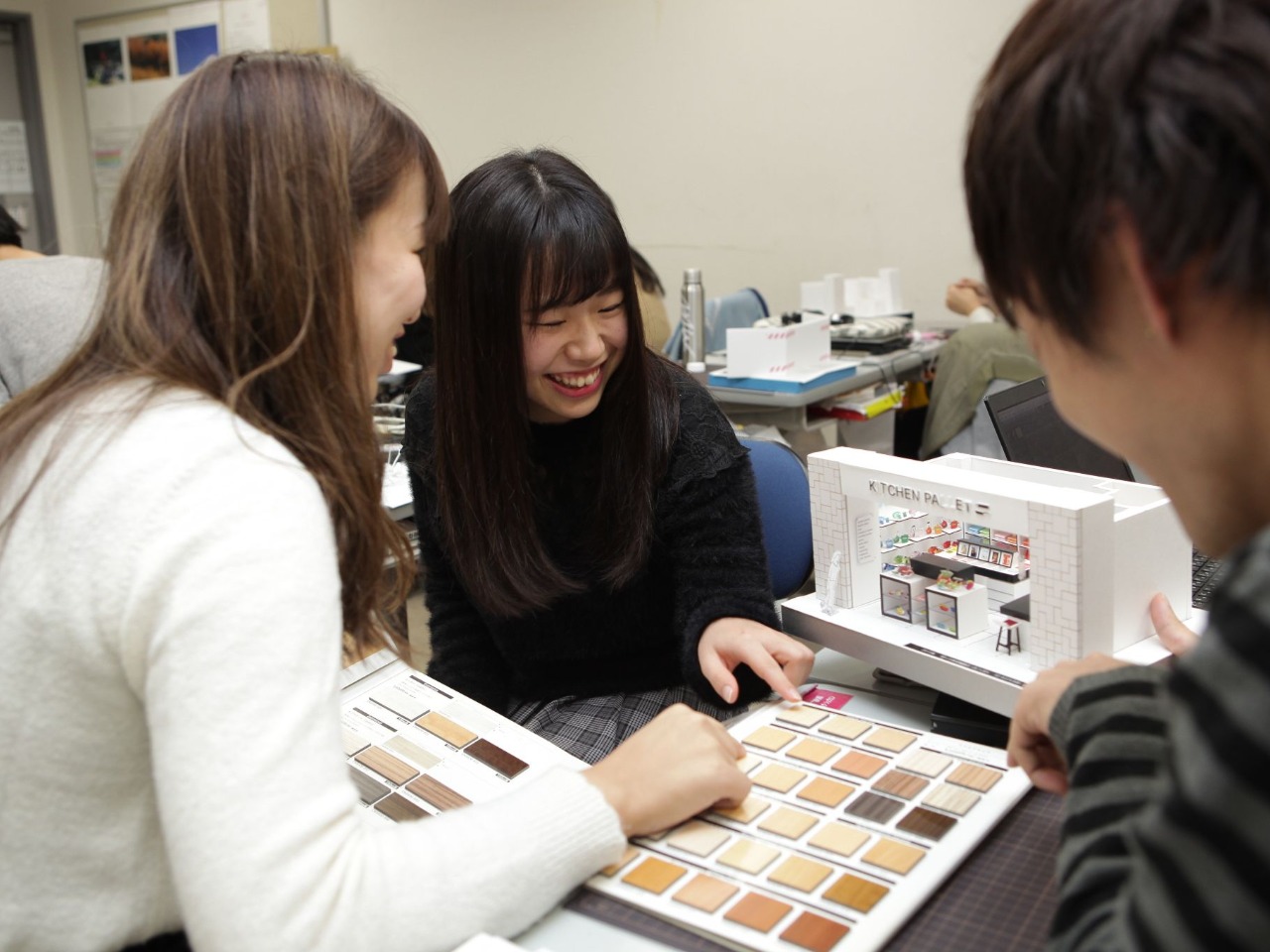 インテリアコーディネーター