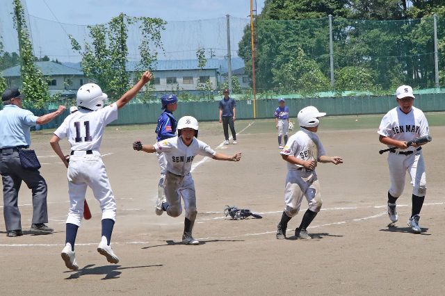 決勝 初回千厩の得点