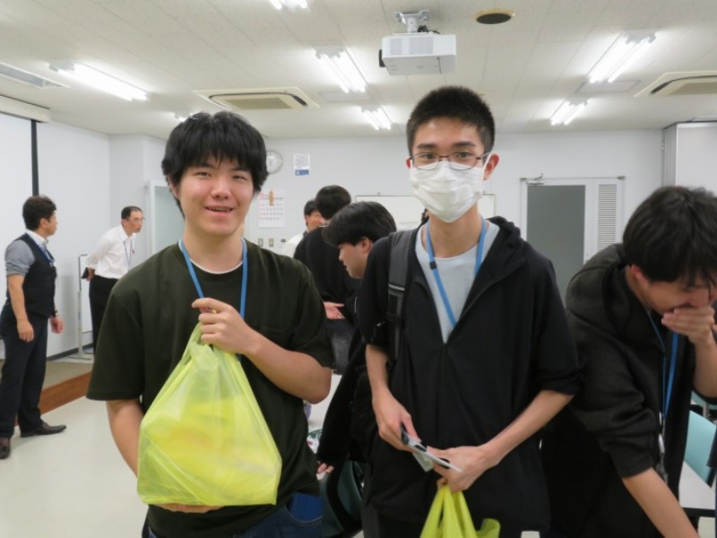 支援品の受け取り