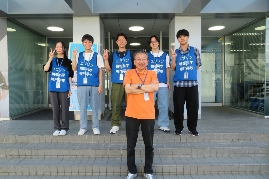 校長先生と在校生スタッフ