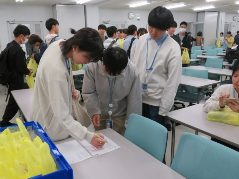支援品の受け取り