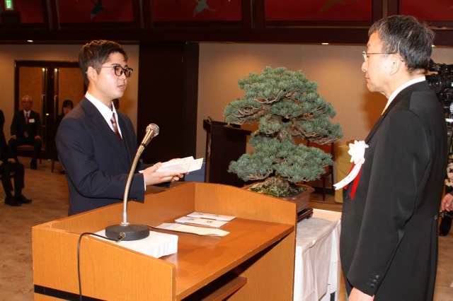 新入生代表挨拶