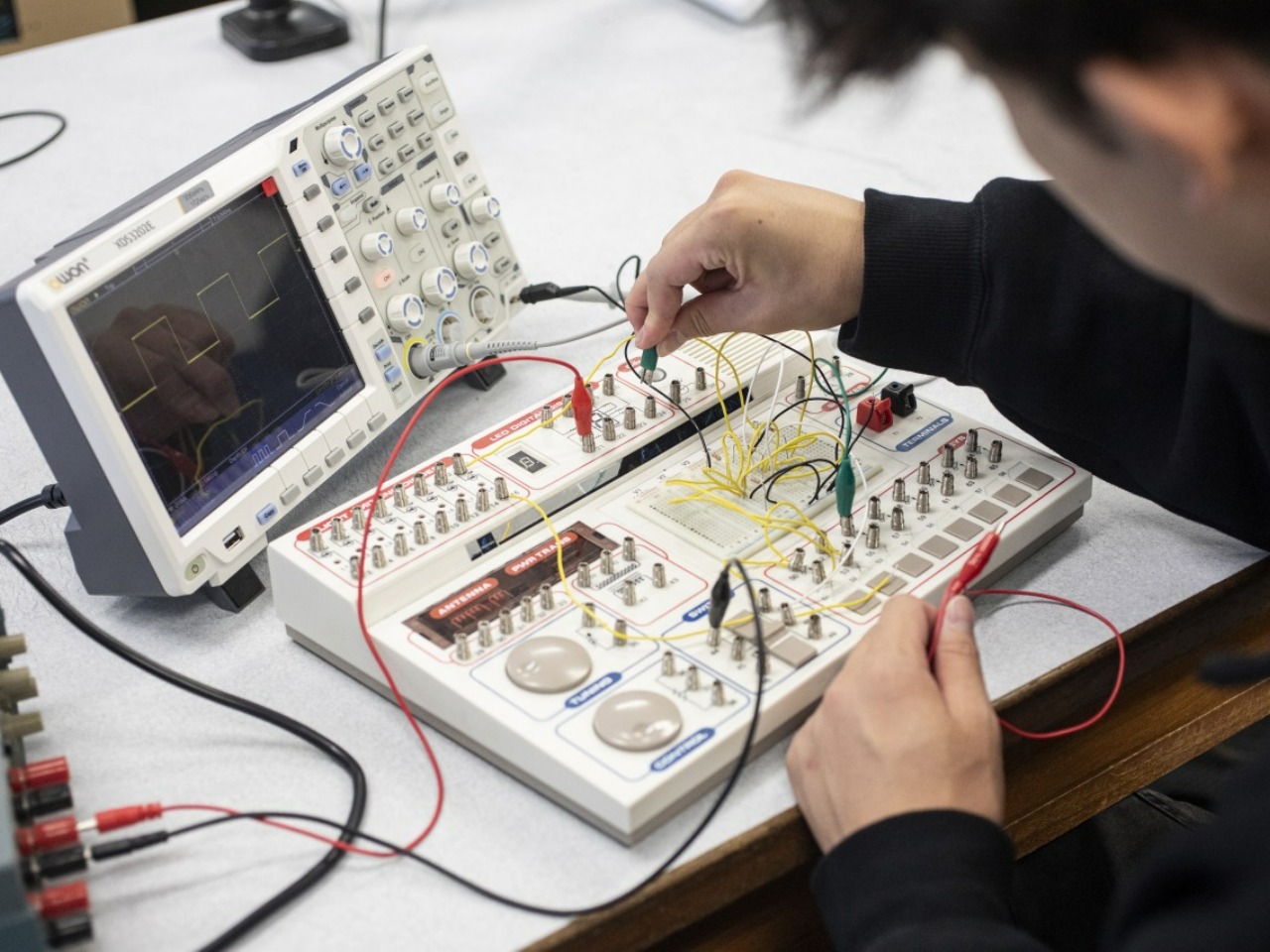 情報電子機械科授業風景02