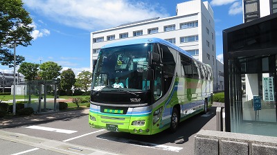 セイコーエプソン本社前