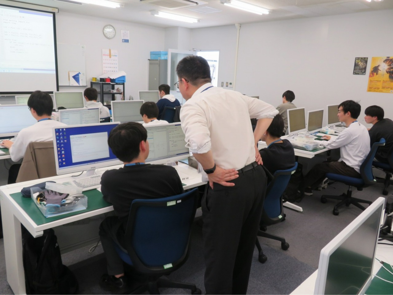 組込みシステム（電子機械科）