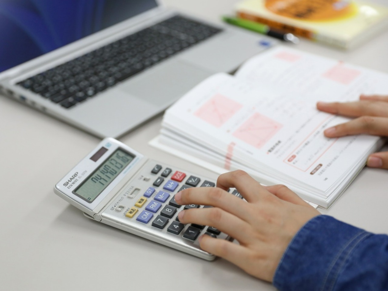 情報ビジネス科授業風景01