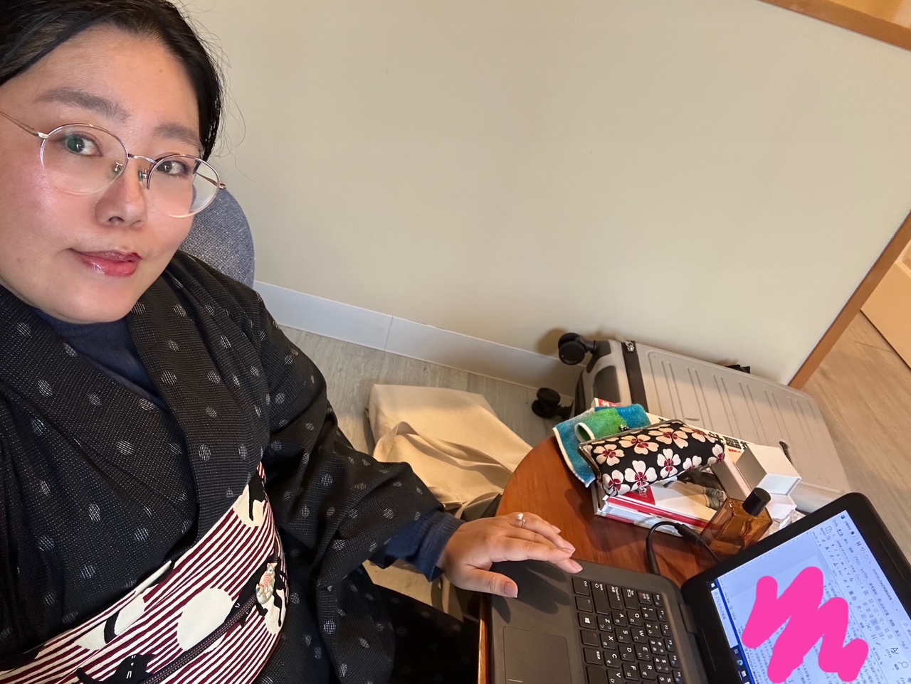 おうちのリビングで論文執筆