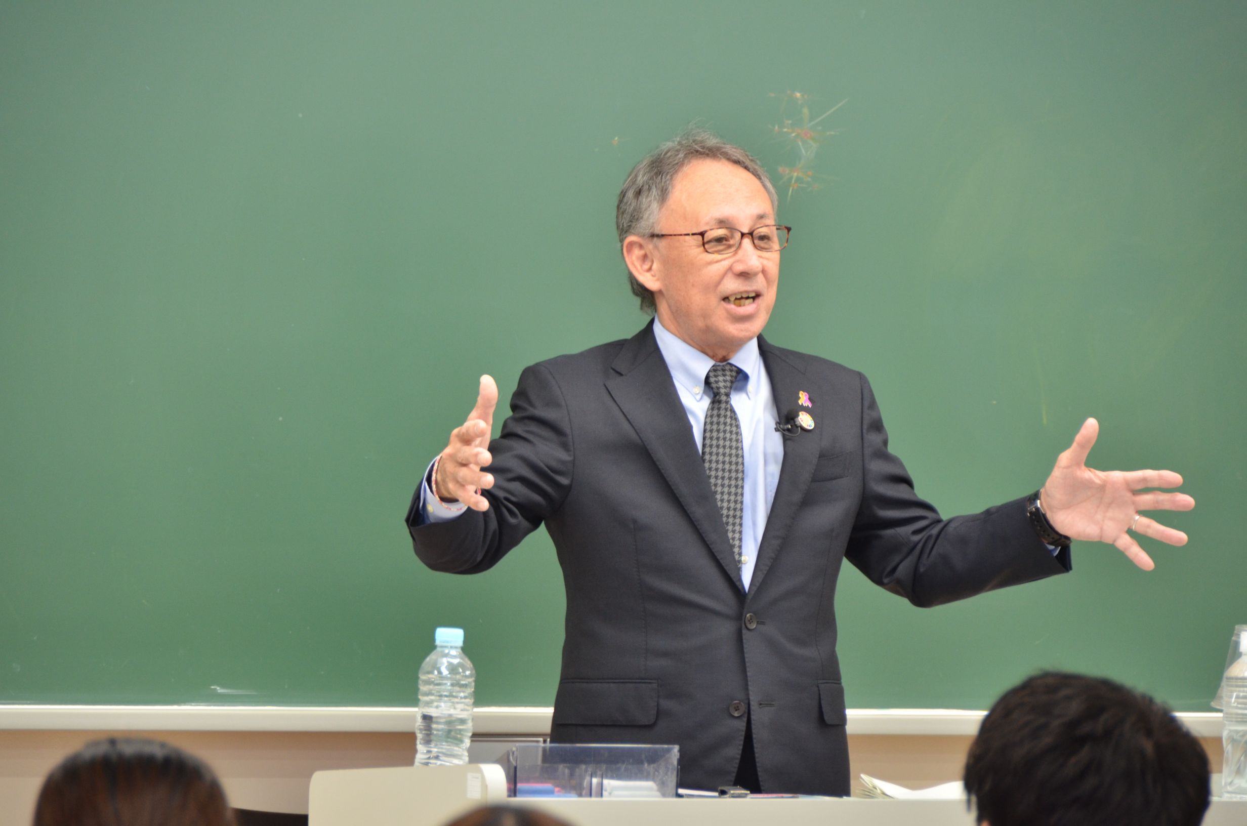 玉城デニー知事講義の様子