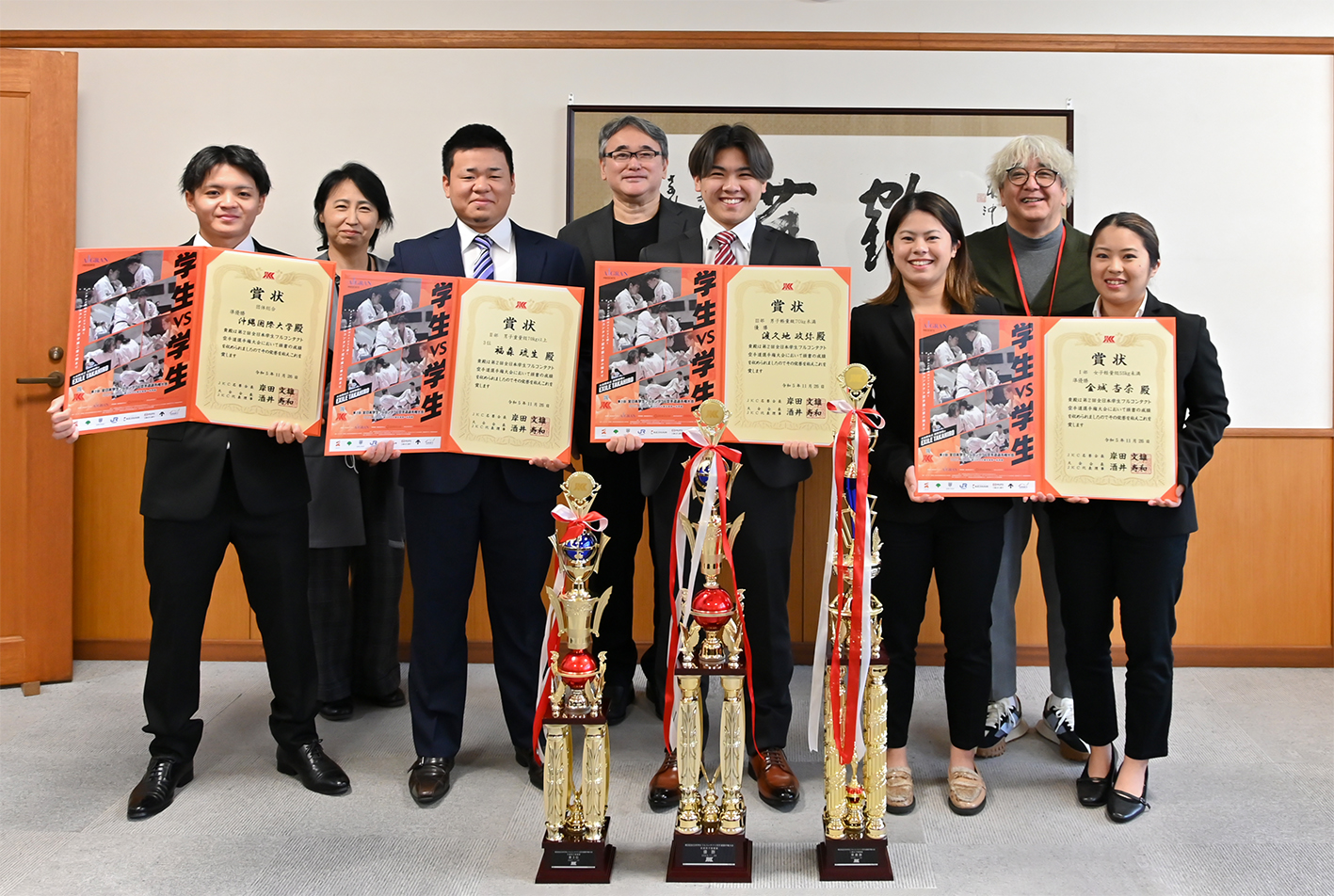 第2回全日本学生フルコンタクト空手道選手権大会インカレで輝かしい成績を修めた学生のみなさん