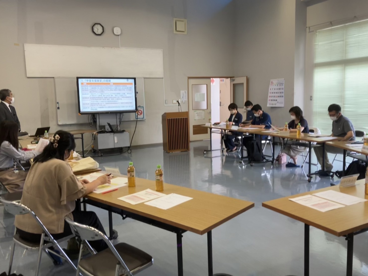 各中学校担当者が出席した説明会の様子