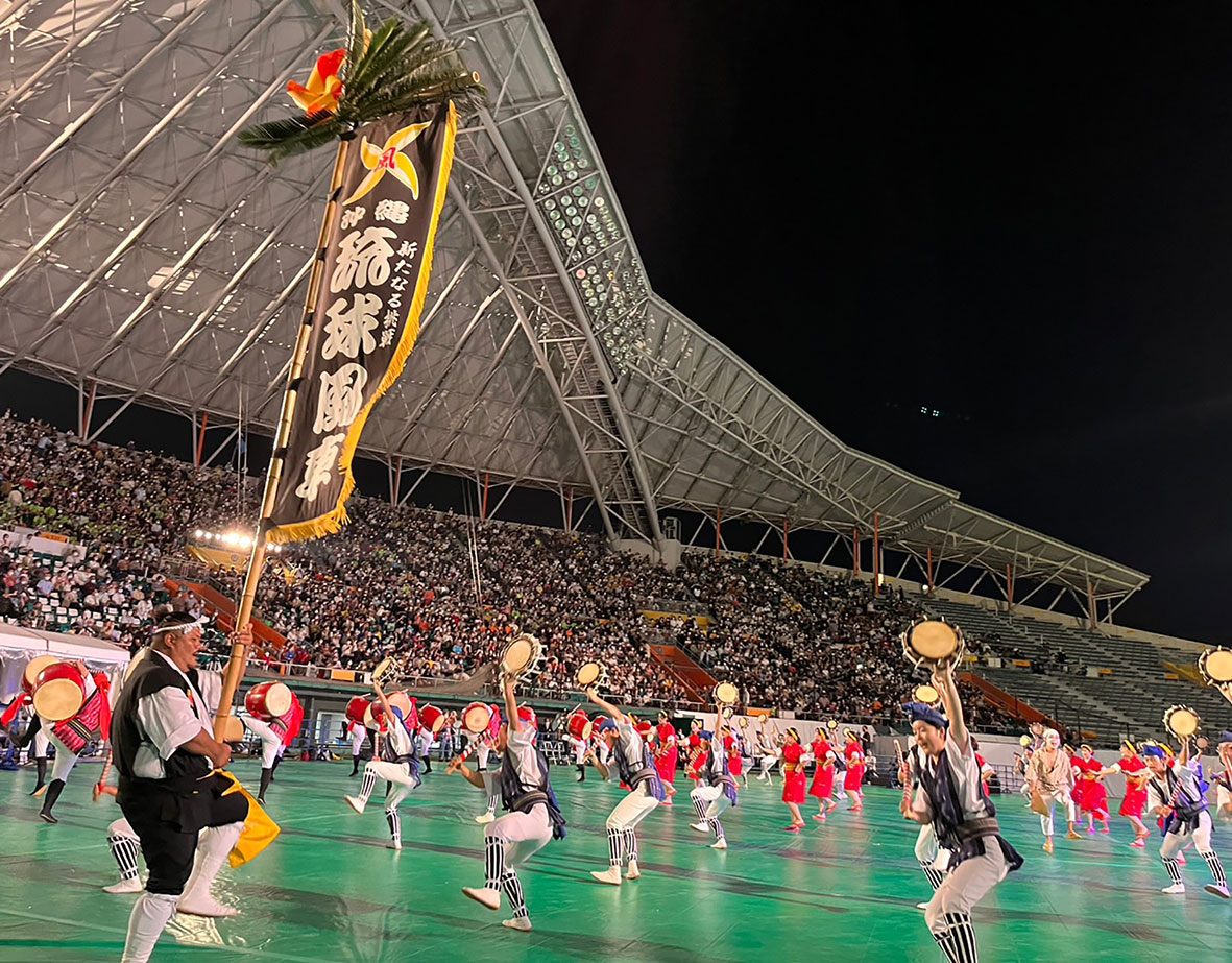世界のウチナーンチュ大会閉会式での演舞の様子