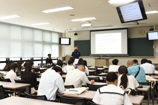 学科紹介の様子