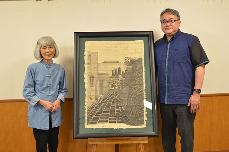 金城美智子氏、安里理事長・学長