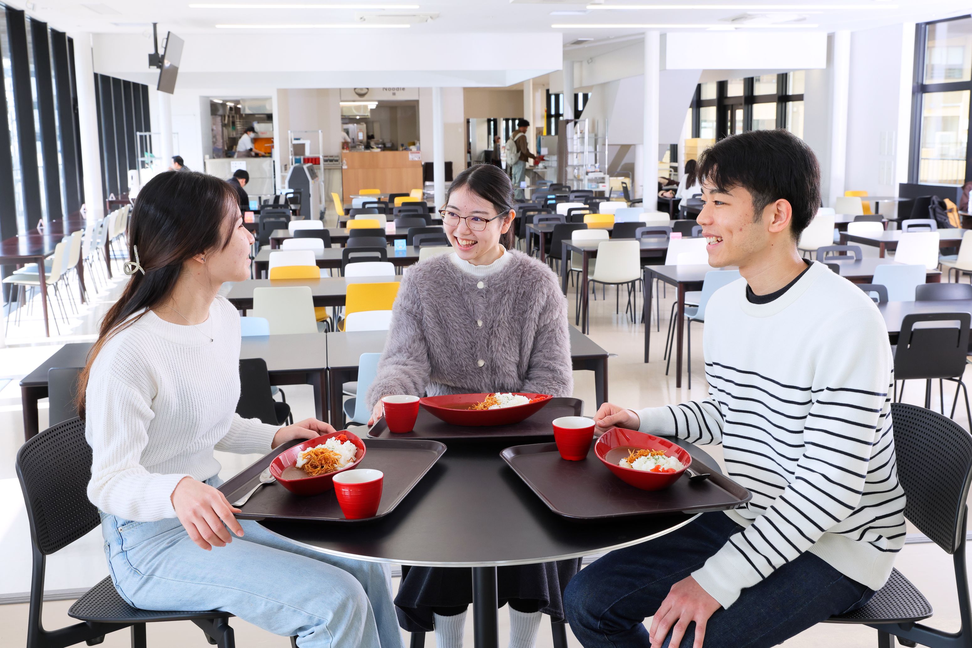F	学生食堂への支援