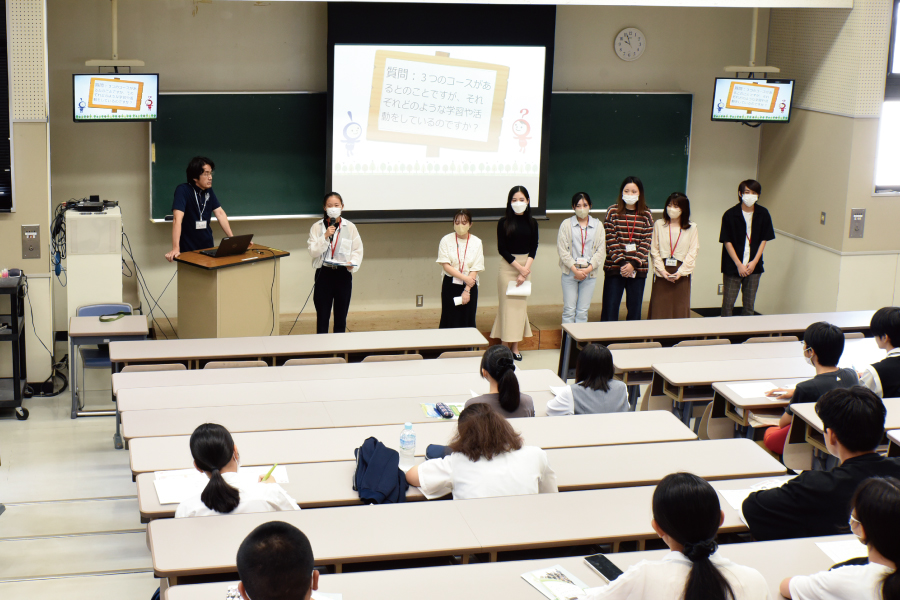 オープンキャンパス学科紹介の様子