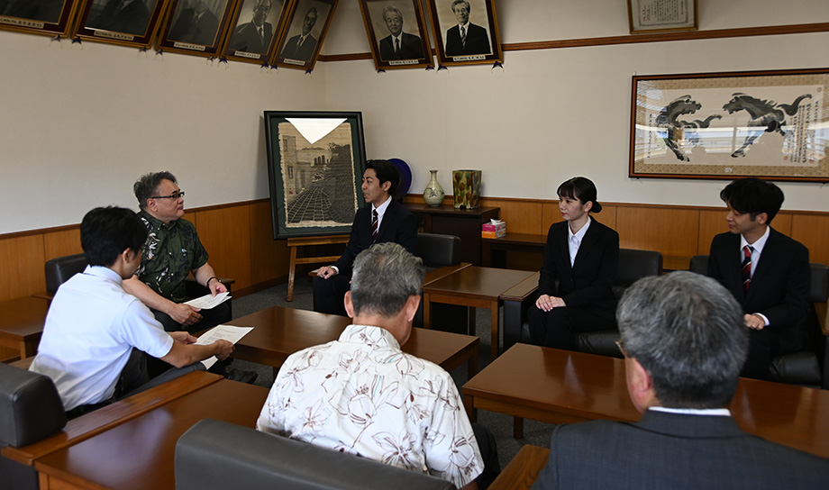 学長表敬訪問の様子