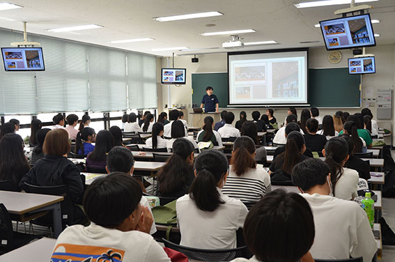 学科紹介の様子