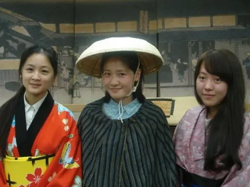 袴姿の留学生(彦根城まつり)