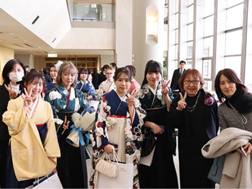 聖泉大学 卒業式 人間学部 看護学部 別科 助産専攻 大学院 看護学研究科