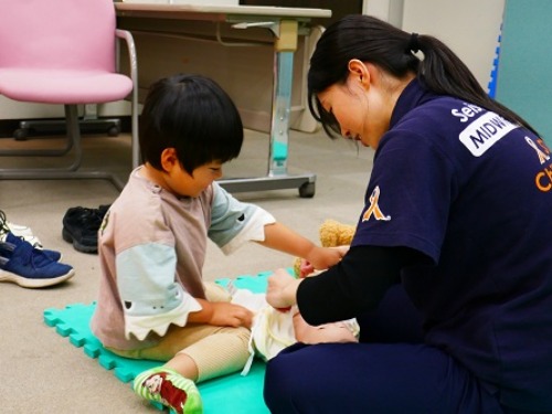 聖泉大学 別科助産専攻 ベビーママヨガ