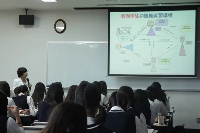 看護職を目指すみなさんへ(小山副学長)