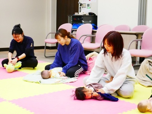 聖泉大学 別科助産専攻 ベビーママヨガ