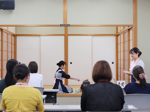 聖泉大学　茶道部