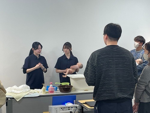 聖泉大学 別科助産専攻 パパママクラス